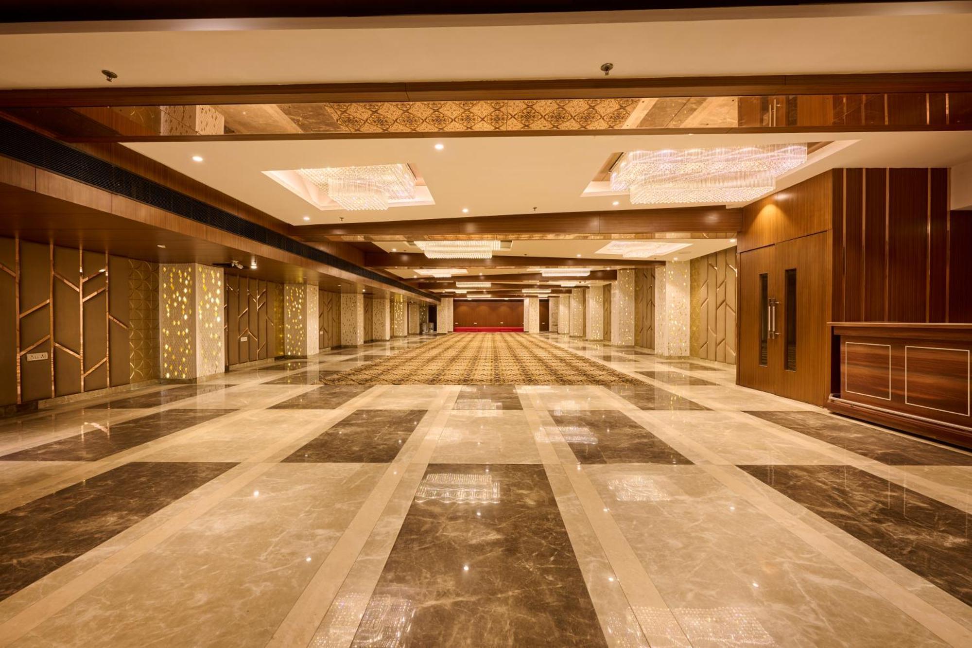 Delite Sarovar Portico Фарідабад Екстер'єр фото