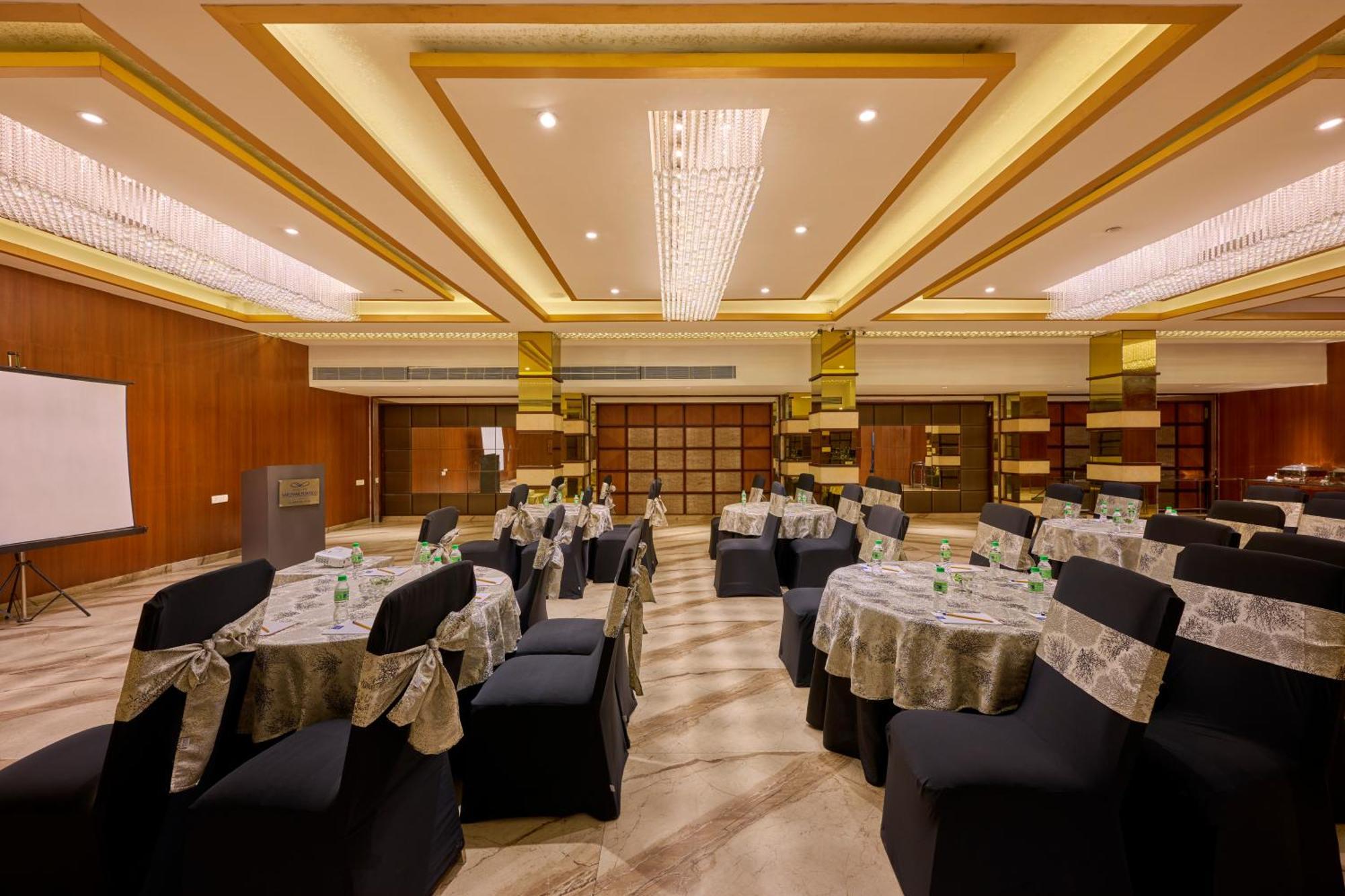 Delite Sarovar Portico Фарідабад Екстер'єр фото